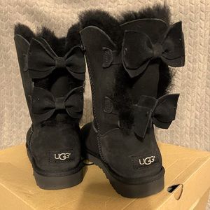 Black UGG Meilani, never worn.